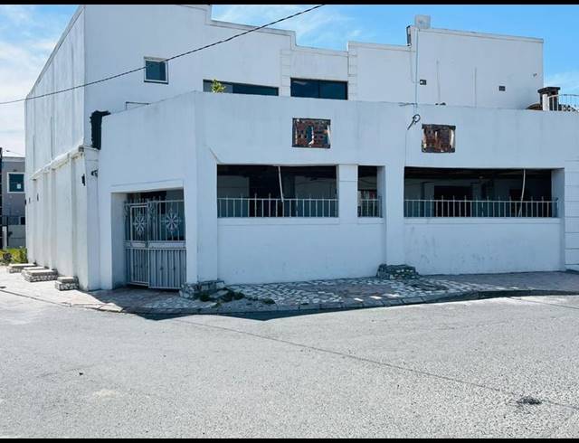 12 BEDROOM HOUSE FOR SALE IN GUGULETU